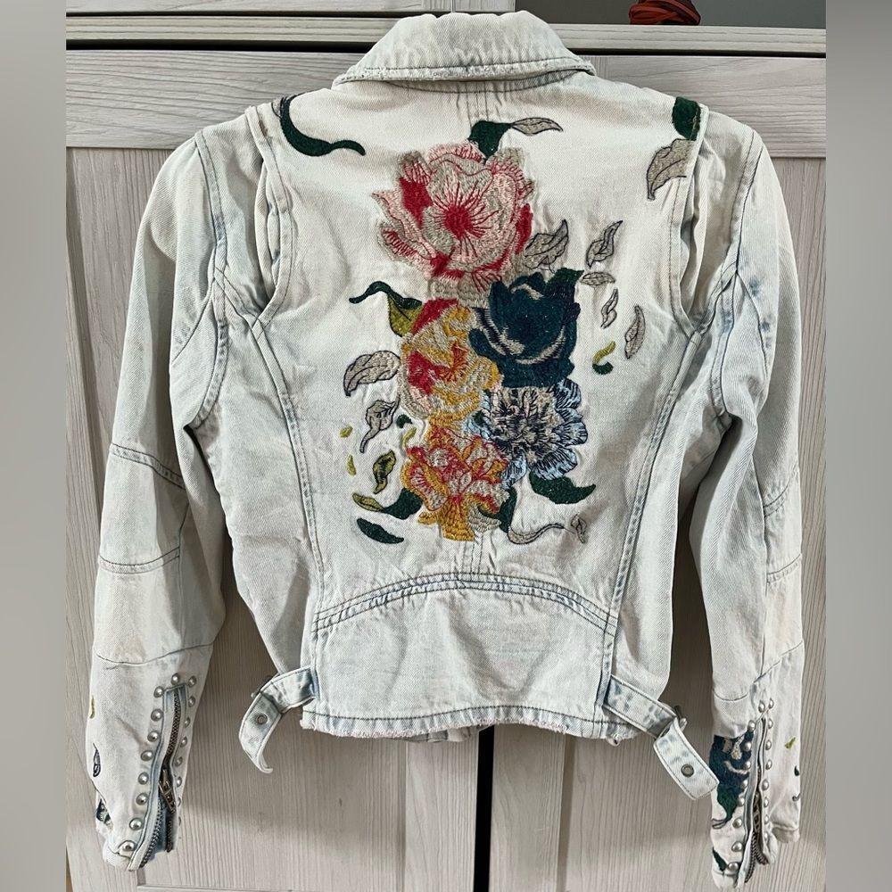 Blank NYC Floral Embroidered Moto Denim Jacket - Size Small EUC - Picture 4 of 8